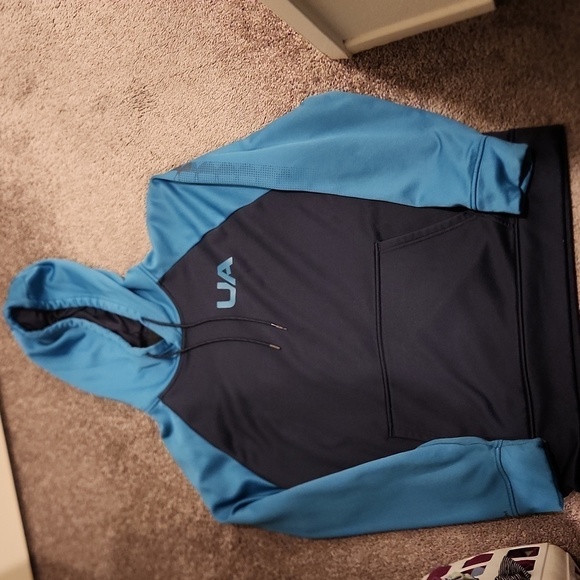UnderArmour Hoddie - Picture 1 of 4